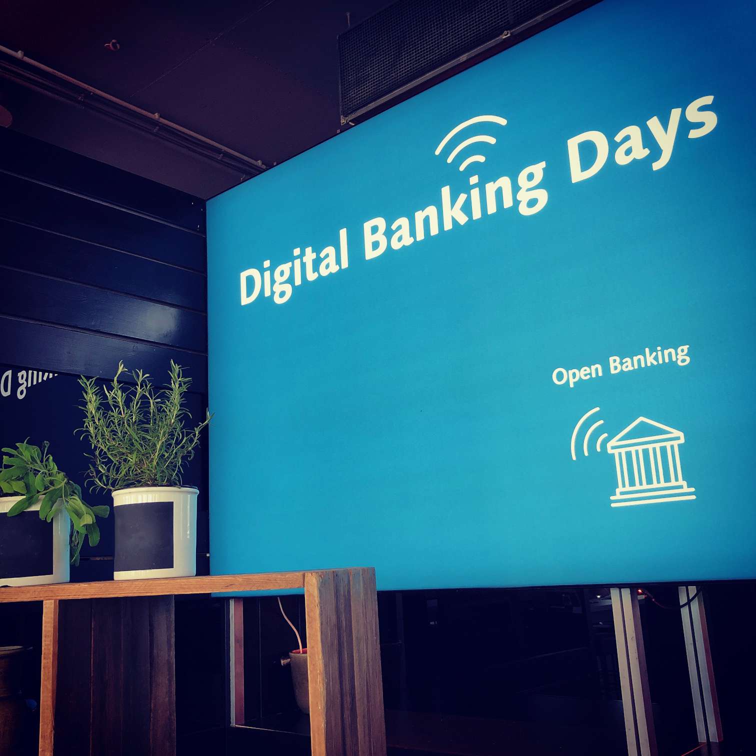 Slider_BankingDays_small